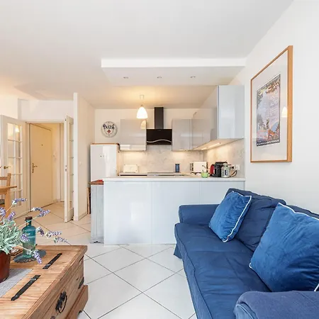 Lägenhet New 2 Bed In Antibes, 5 Min Walk To The Antibes