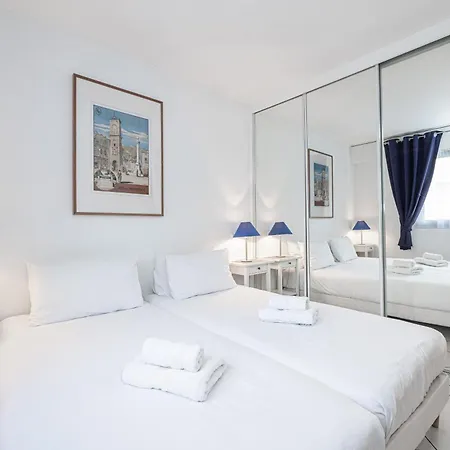 New 2 Bed In Antibes, 5 Min Walk To The Апартаменты Антиб