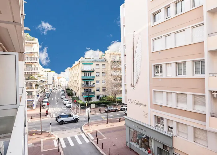 Apartamento New 2 Bed In Antibes, 5 Min Walk To The *