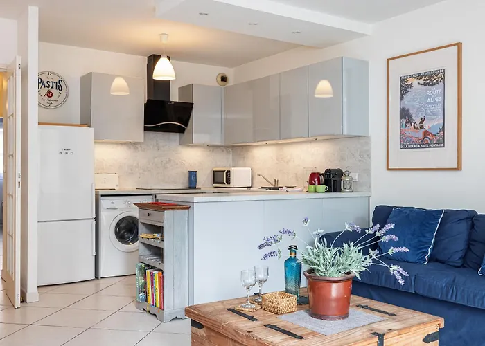 New 2 Bed In Antibes, 5 Min Walk To The * Antibes