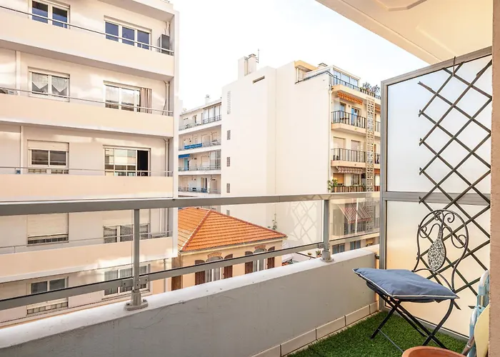 New 2 Bed In Antibes, 5 Min Walk To The Antibes