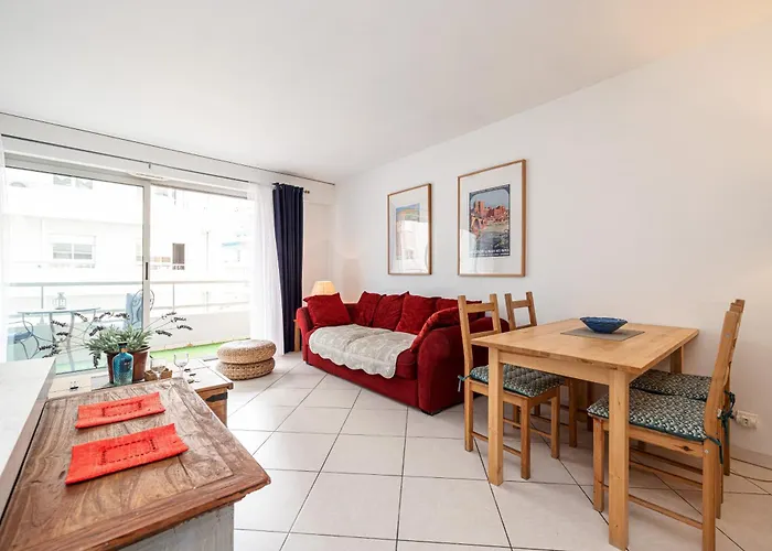 New 2 Bed In Antibes, 5 Min Walk To The