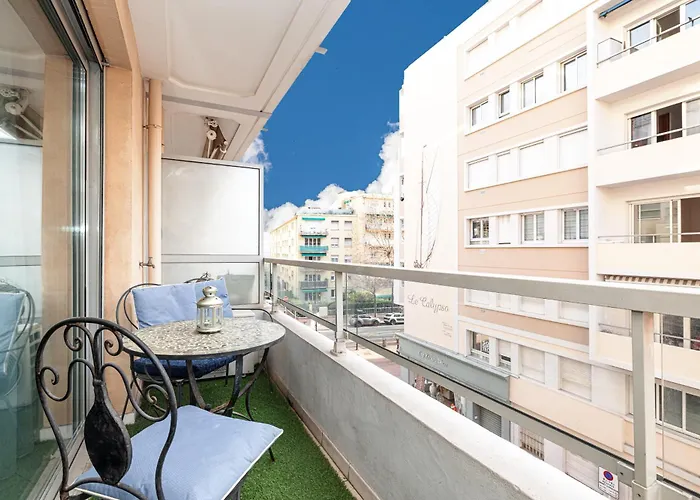 Apartamento New 2 Bed In Antibes, 5 Min Walk To The