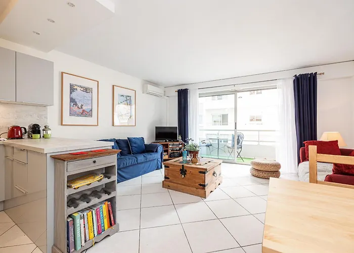 New 2 Bed In Antibes, 5 Min Walk To The