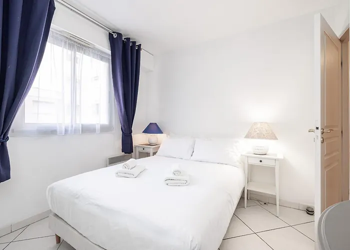 Apartamento New 2 Bed In Antibes, 5 Min Walk To The