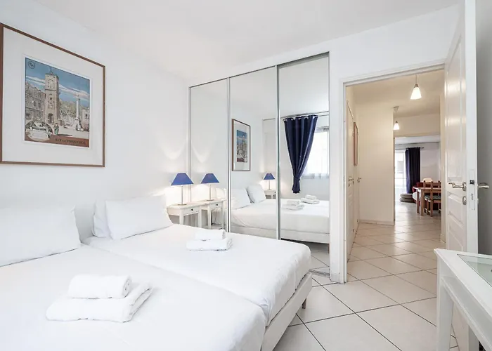 New 2 Bed In Antibes, 5 Min Walk To The