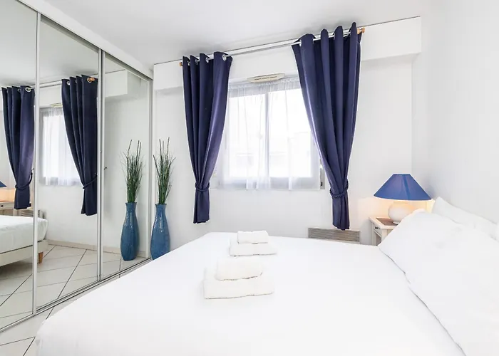 New 2 Bed In Antibes, 5 Min Walk To The Apartamento *