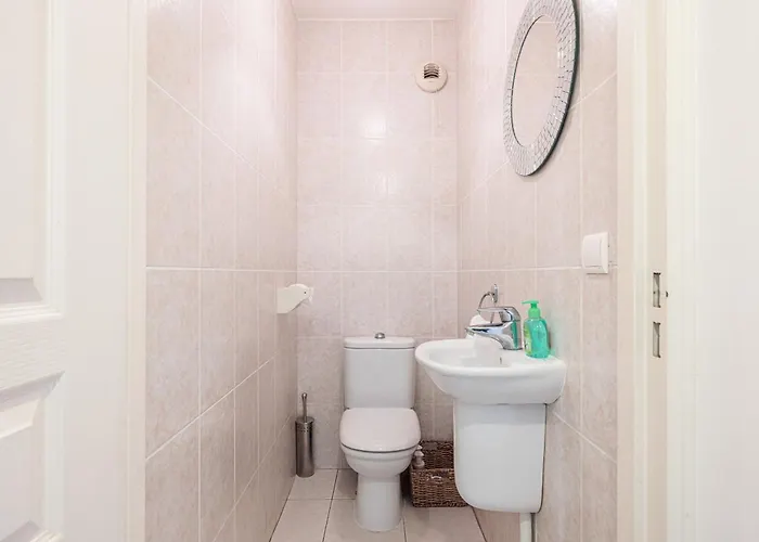 New 2 Bed In Antibes, 5 Min Walk To The *